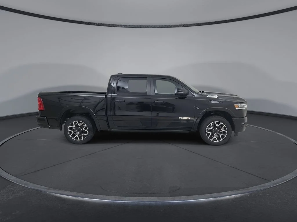New 2026 Diamond Black Crystal Pearl-Coat Exterior Paint RAM Laramie image 17