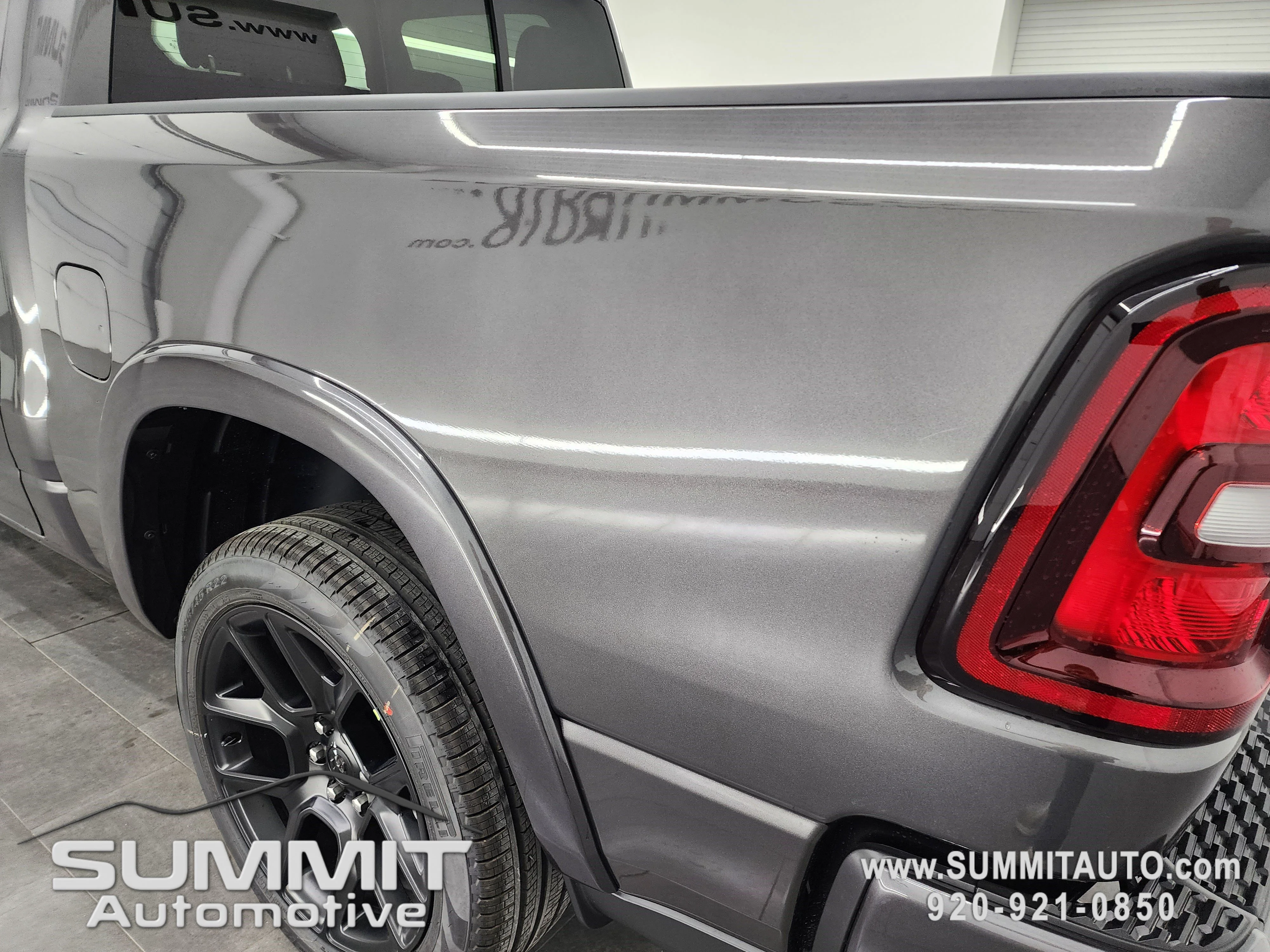 New 2026 Granite Crystal Metallic Clear-Coat Exterior Paint RAM Laramie image 32