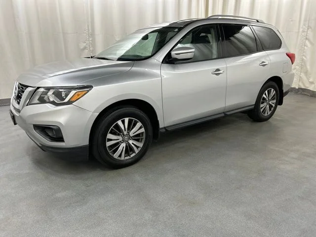 Used 2019 Nissan Pathfinder SV with VIN 5N1DR2MM3KC638868 for sale in Waterbury, CT