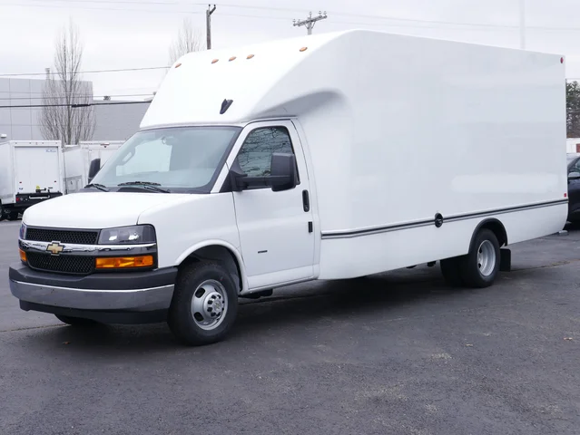 2025 Chevrolet Express Cutaway 3500 1WT