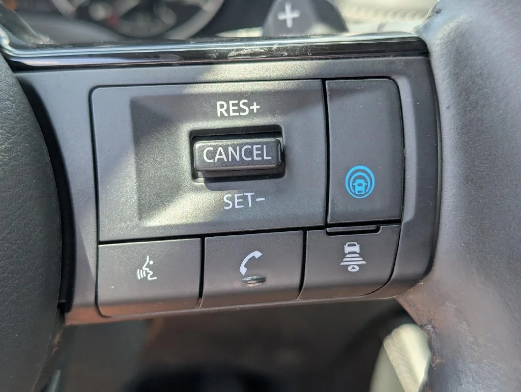 Used 2021 Boulder Gray Pear Nissan SL image 23