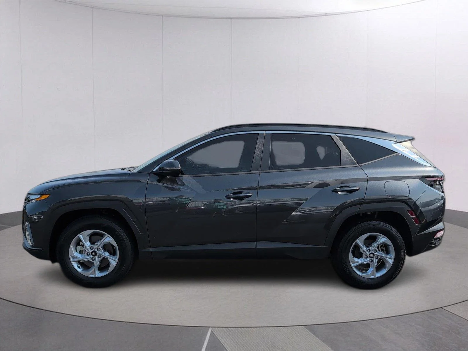 Used 2023 Portofino Gray Hyundai SEL image 2