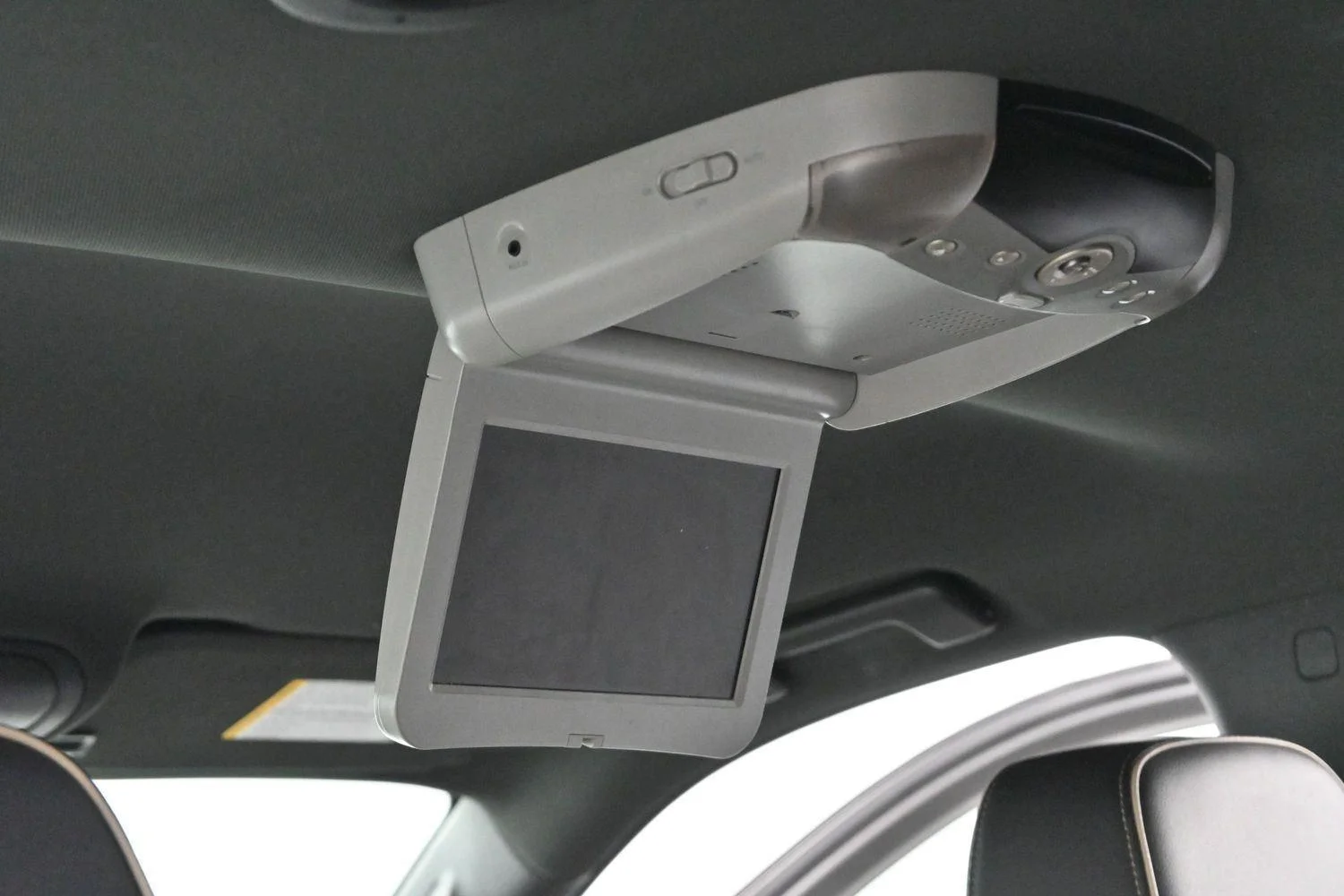 Used 2021 BLACK Chevrolet Premier image 33