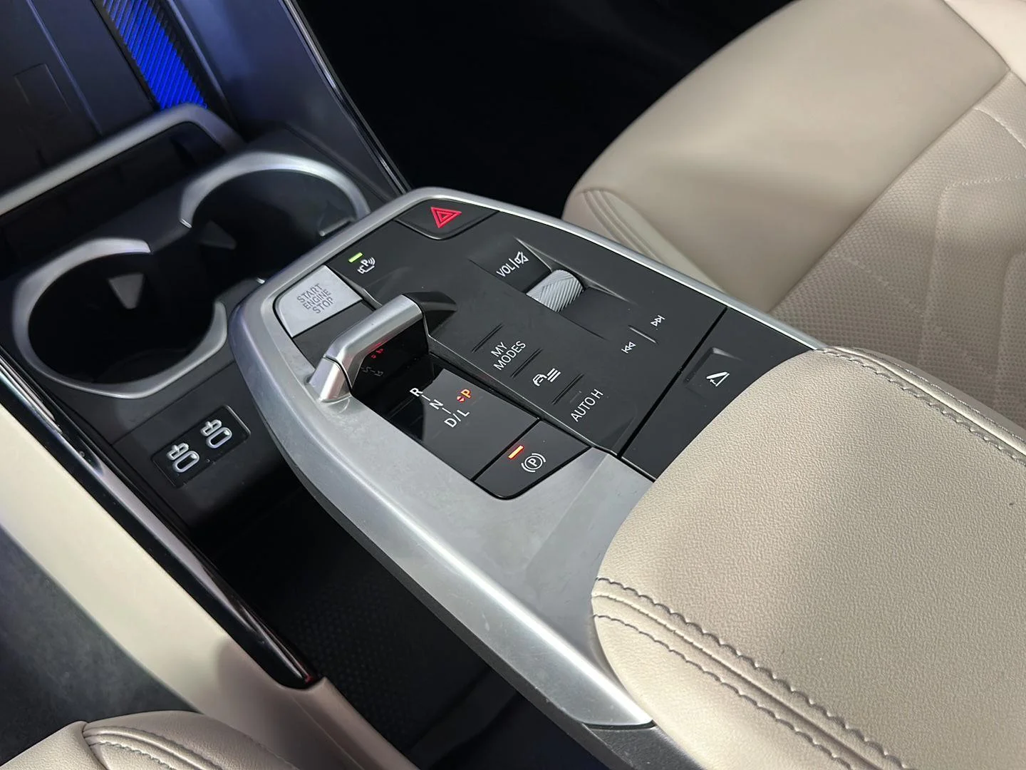 Used 2025 Space Silver Metallic BMW xDrive28i image 25