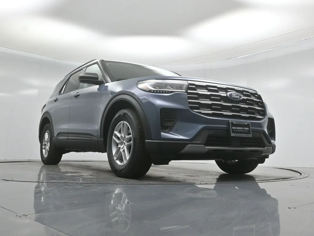 New 2026 Vapor Blue Metallic Ford Active image 44