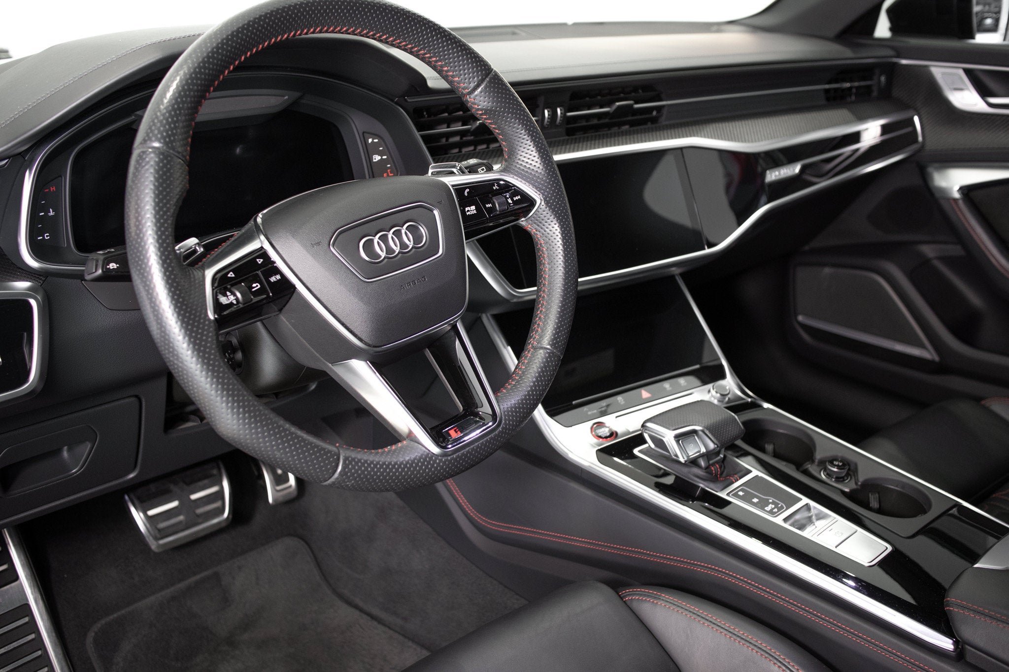 Used 2021 Nardo Gray Audi 4.0 TFSI quattro image 12