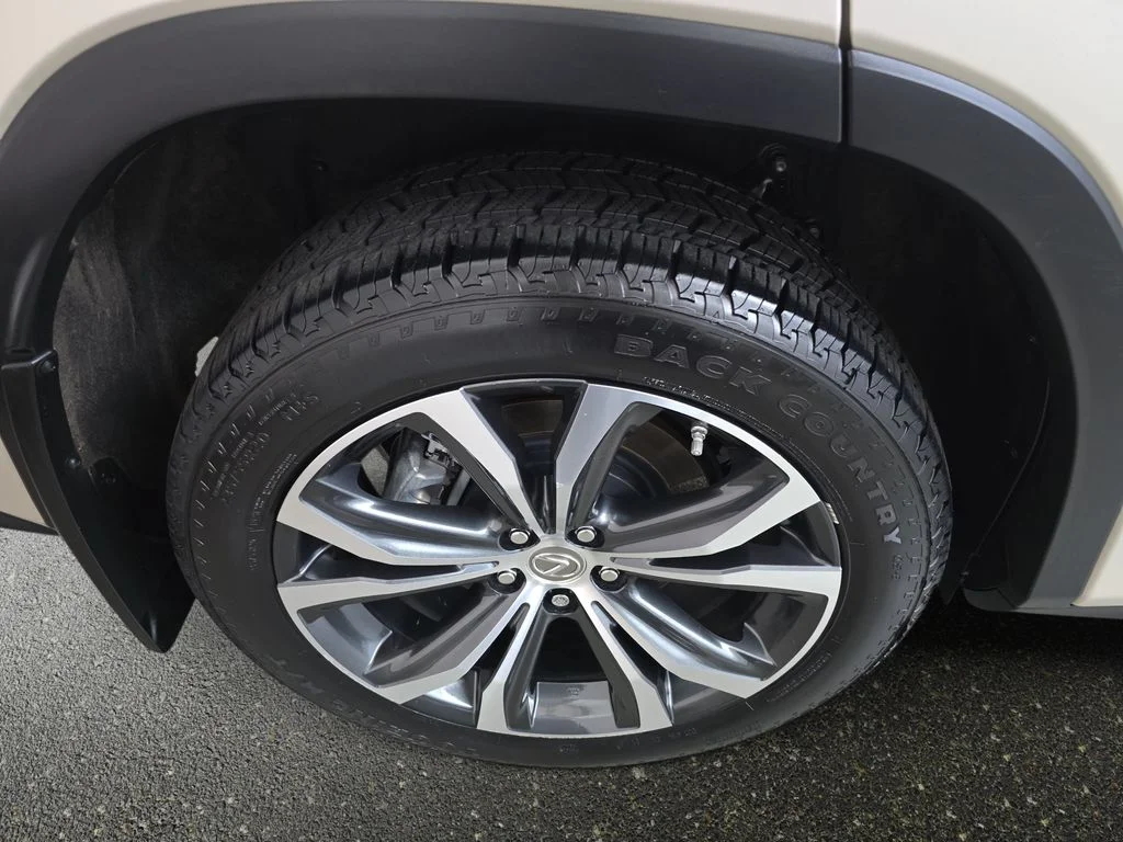 Used 2017 Beige Lexus 350 image 33