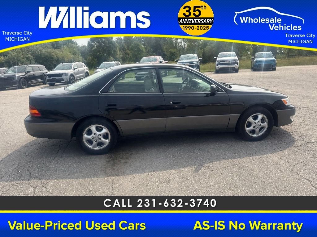 Used 1999 Black Lexus 300 image 14