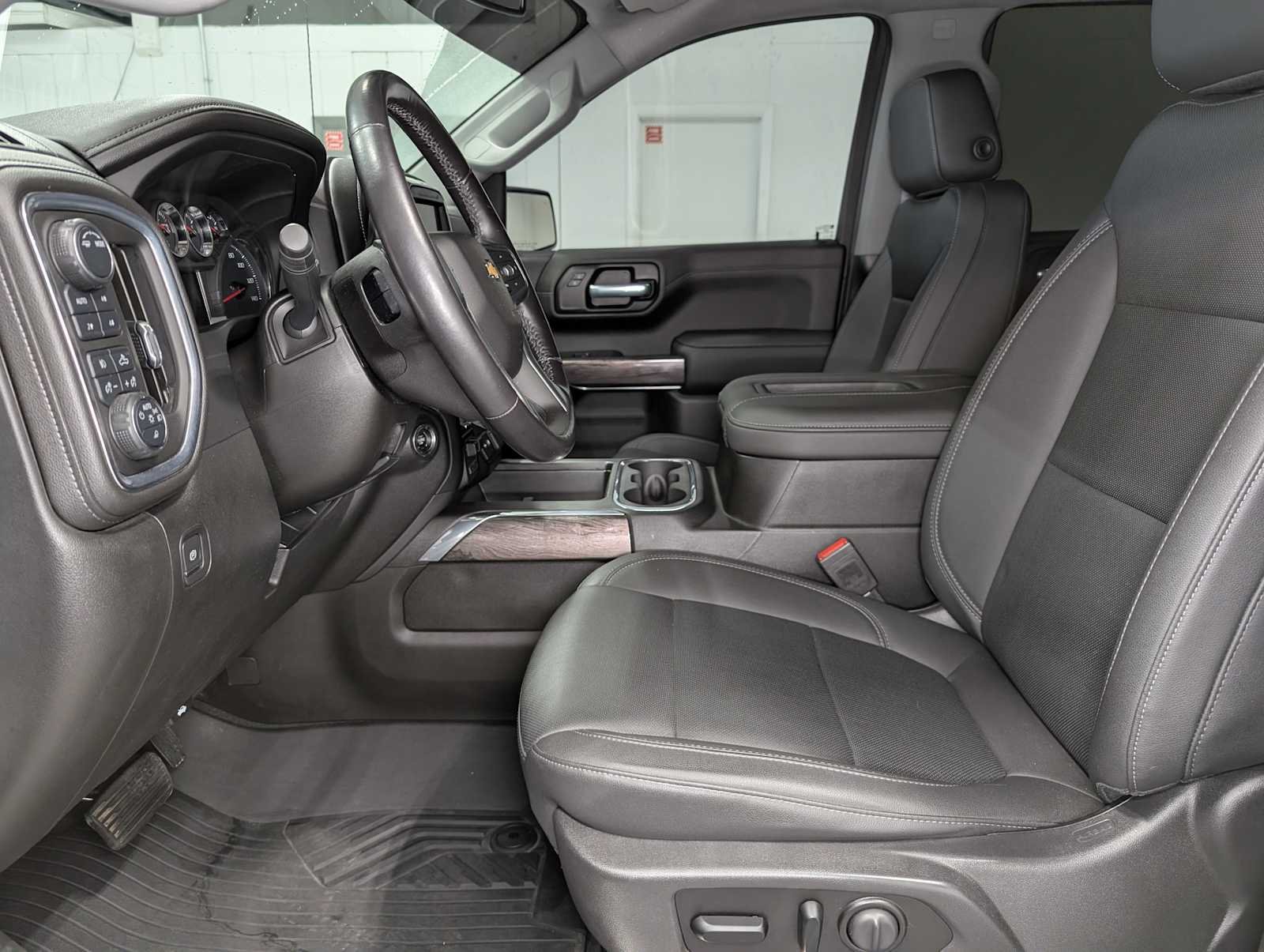 Used 2021 Summit White Chevrolet LTZ image 4