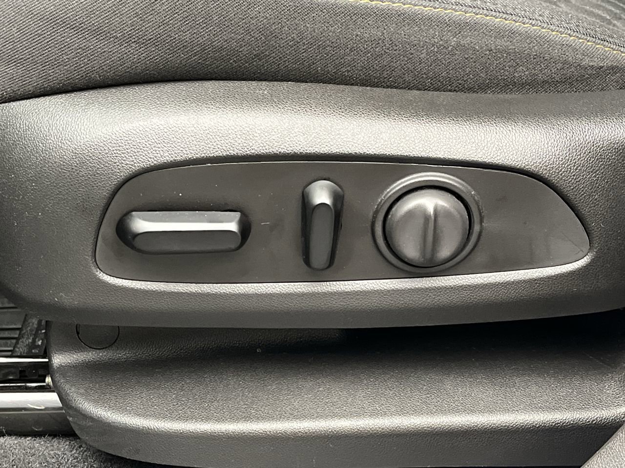 2020 Chevrolet Equinox LT - Photo 10