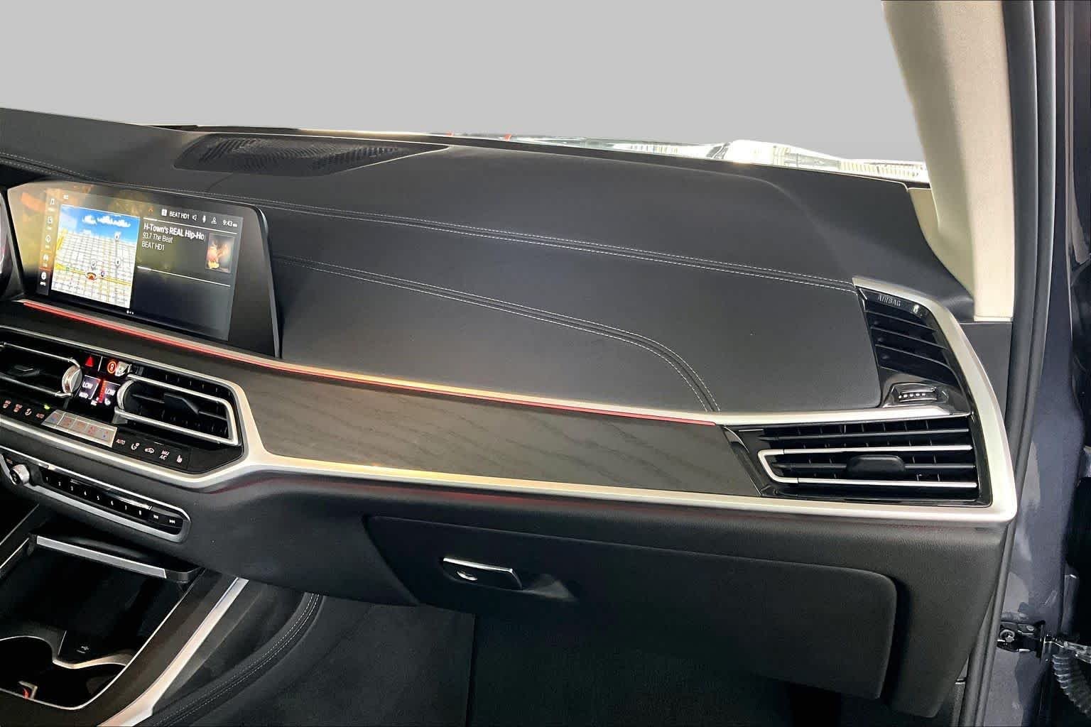 Used 2021 Arctic Grey Metallic BMW xDrive40i image 17