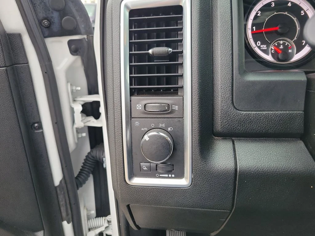 Used 2024 White Ram Warlock image 15