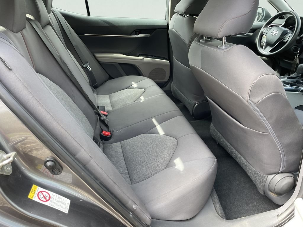 Used 2018 Gray Toyota LE image 11