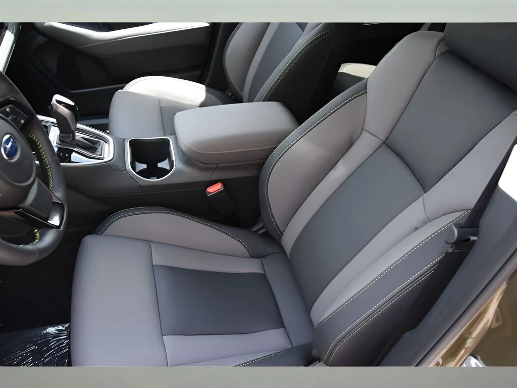 Used 2025 Autumn Green Metallic Subaru Onyx Edition image 13