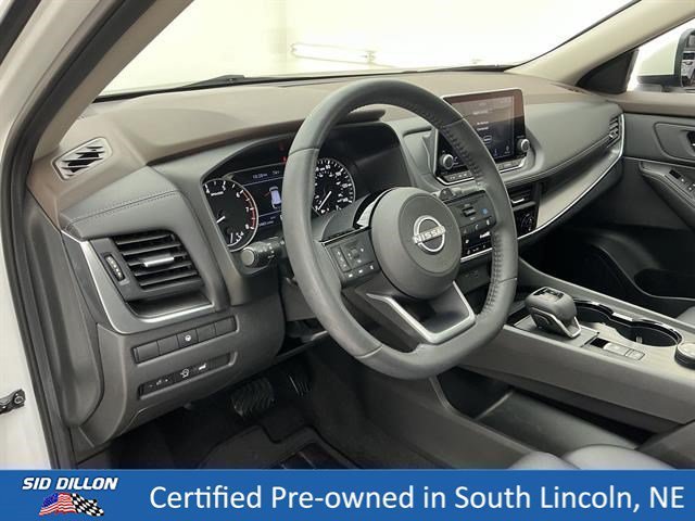 Used 2023 Pearl White Tricoat Nissan SV image 13