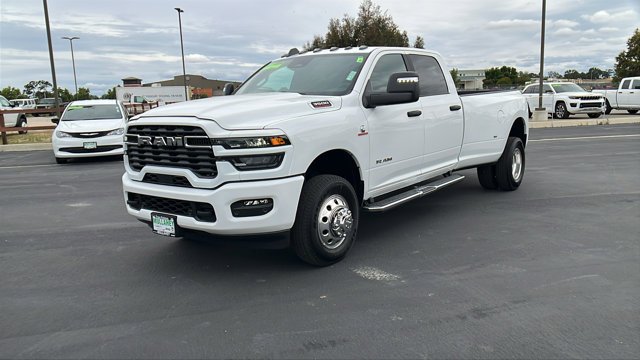 New 2026 Bright White Clear-Coat Exterior Paint RAM Big Horn image 7