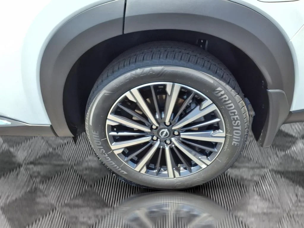 New 2026 White Nissan Platinum image 26