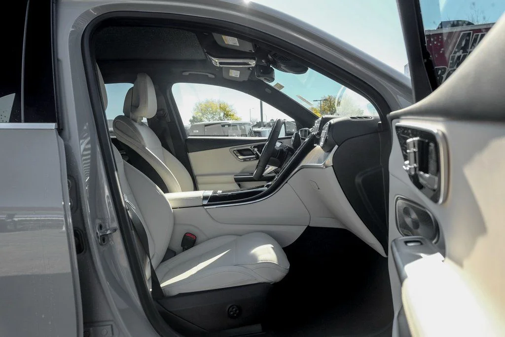 Certified Used 2026  Mercedes-Benz GLC 300 image 20