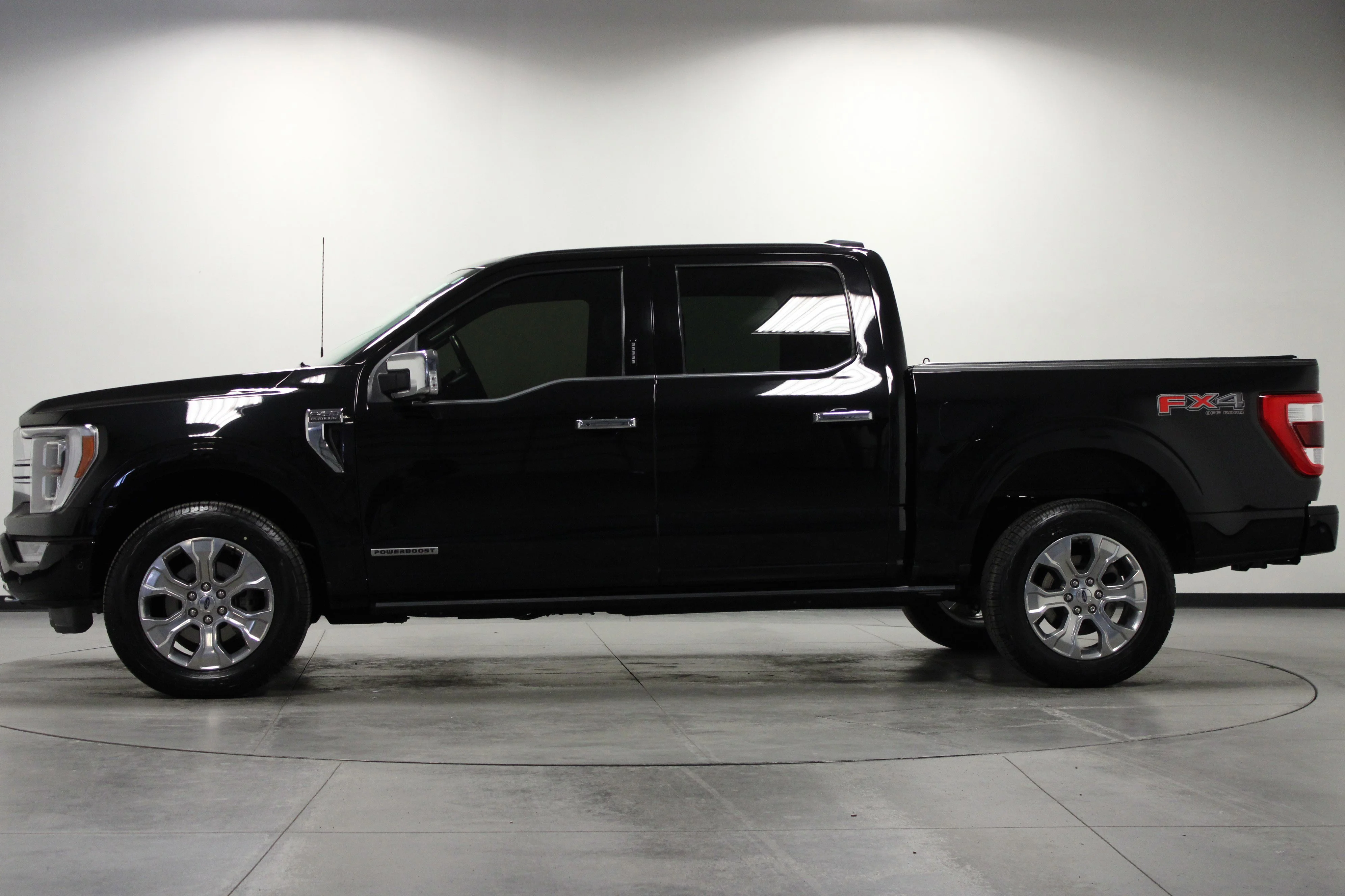 Used 2022 Black Metallic Ford Platinum image 7