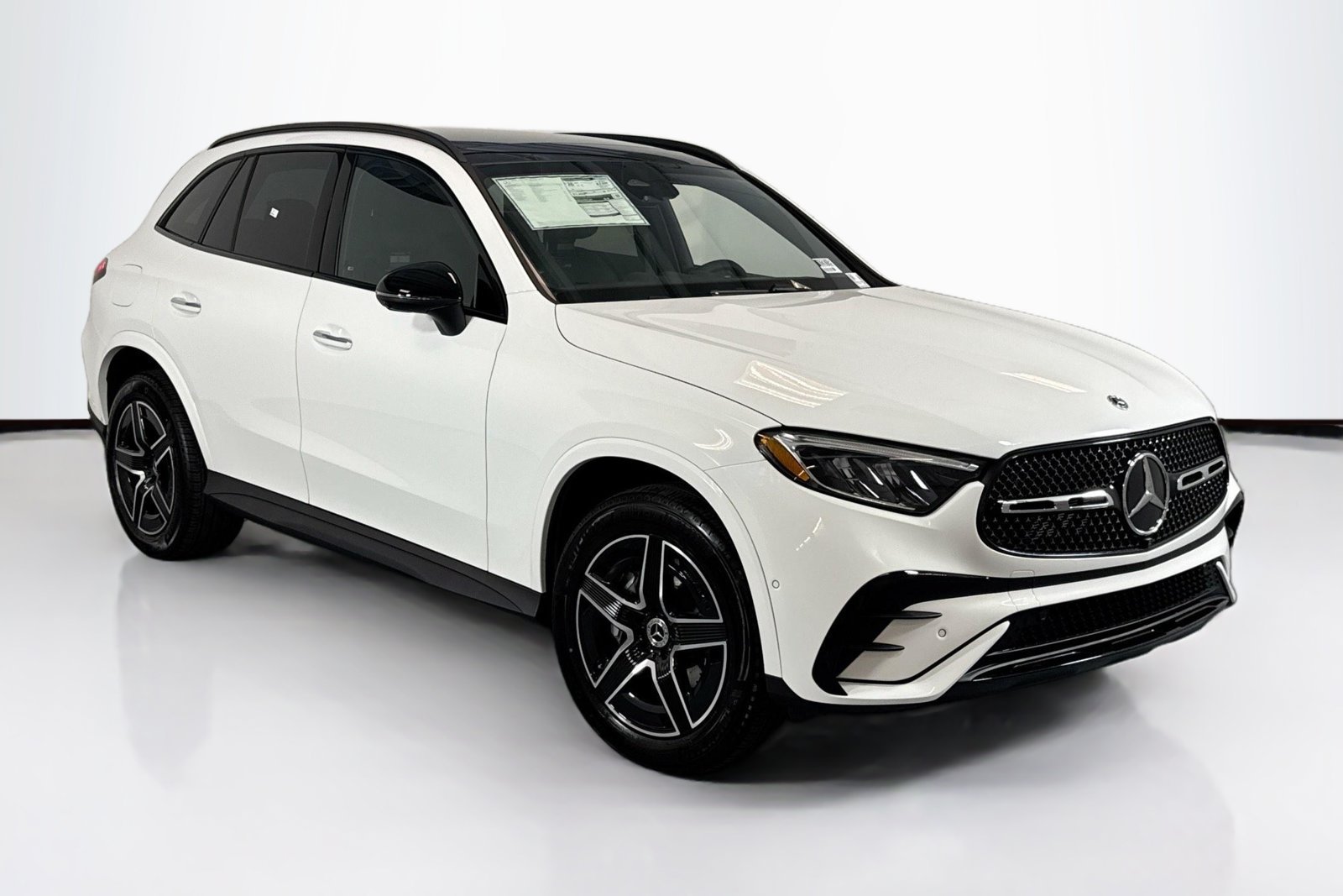 New 2026 Polar White Mercedes-Benz GLC 300 image 3