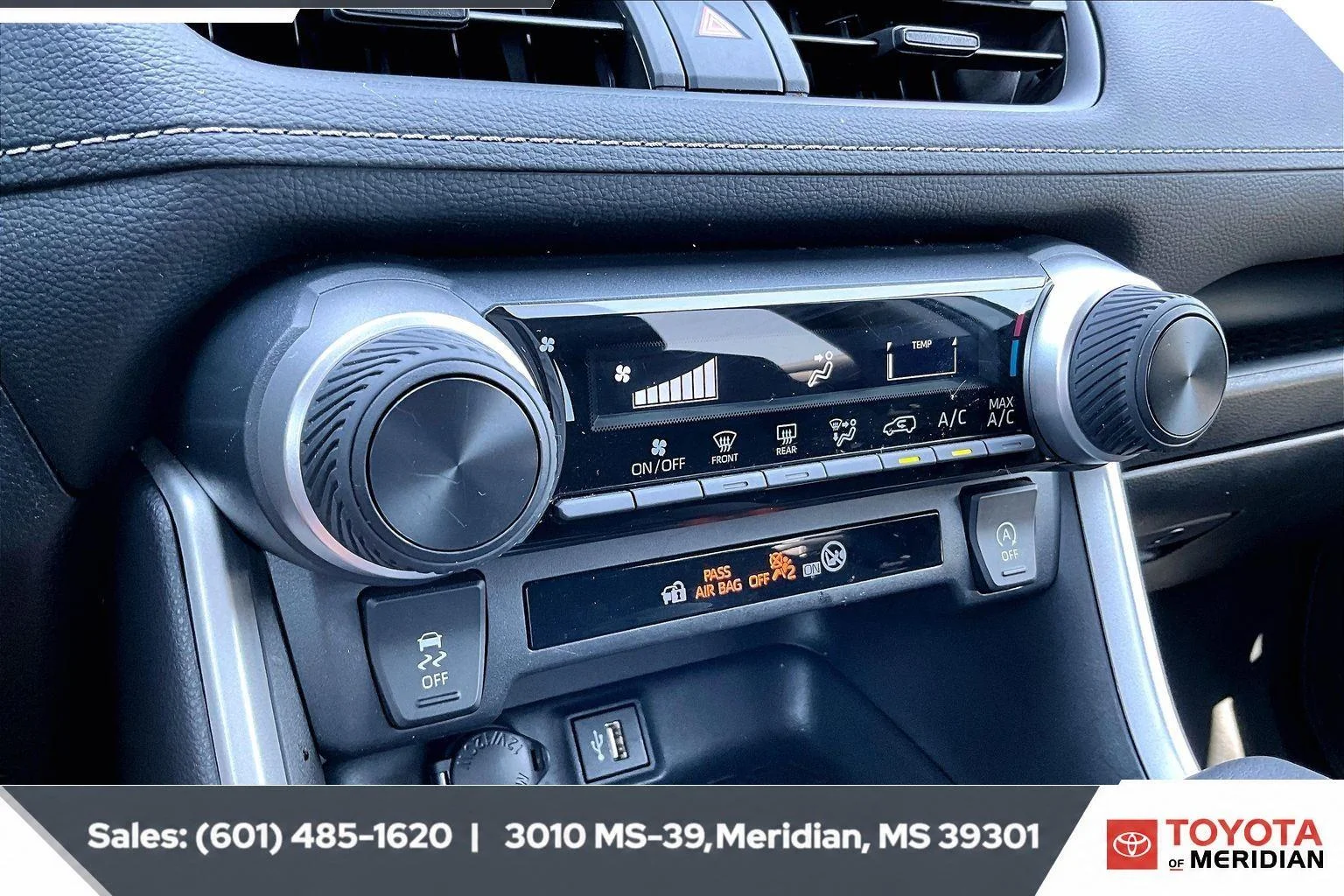 Used 2024 Ice Cap Toyota LE image 22