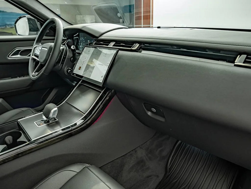 New 2026 Fuji White Land Rover Belgravia Edition image 37