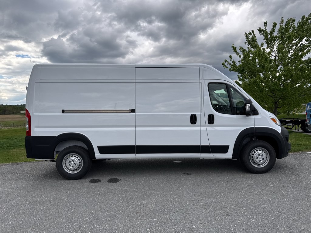 New 2026 Bright White Clear-Coat Exterior Paint RAM Tradesman image 16