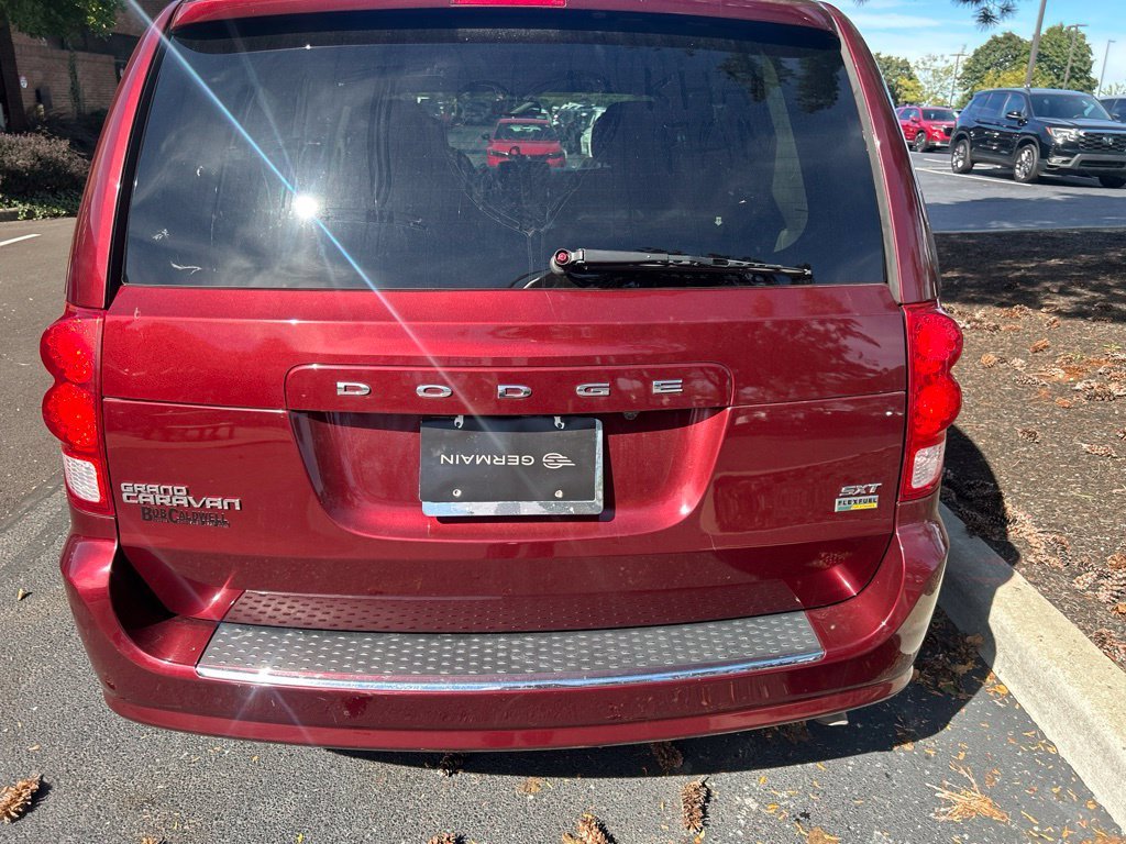 Used 2017 Red Dodge SXT image 7