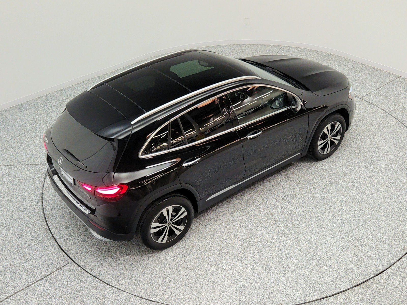 Certified Used 2024 Night Black Mercedes-Benz GLA 250 SUV image 28