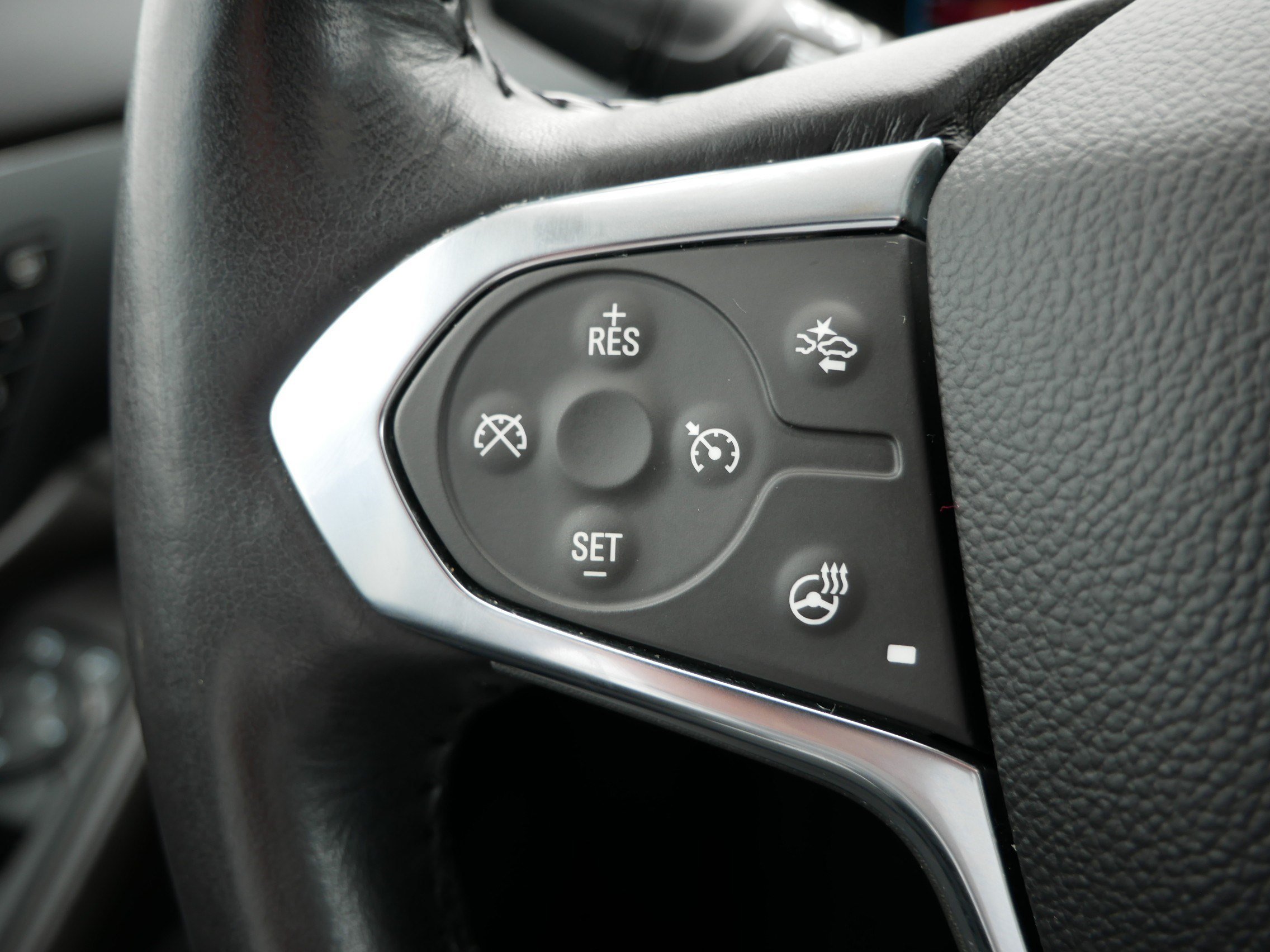Used 2018 Black Currant Metallic Chevrolet Premier image 28
