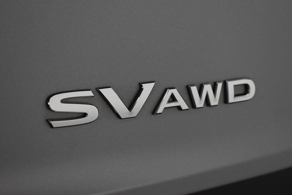 Used 2023 Gray Nissan SV image 9