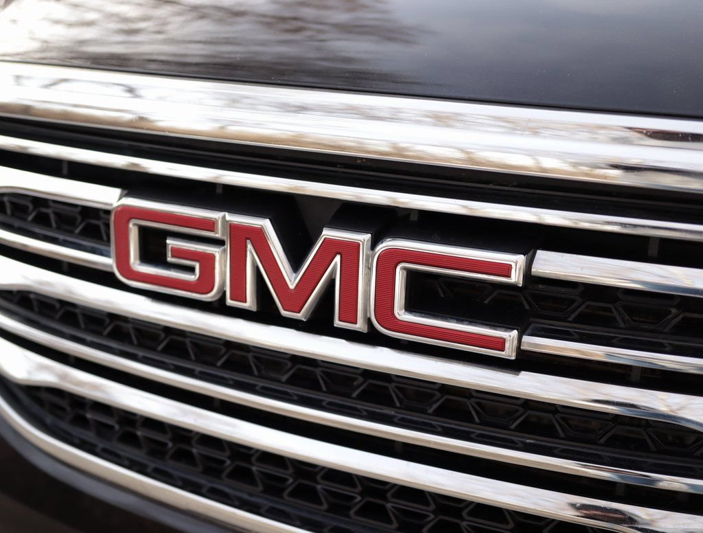 Used 2017 EBONY TWILIGHT METALLIC GMC SLT image 36