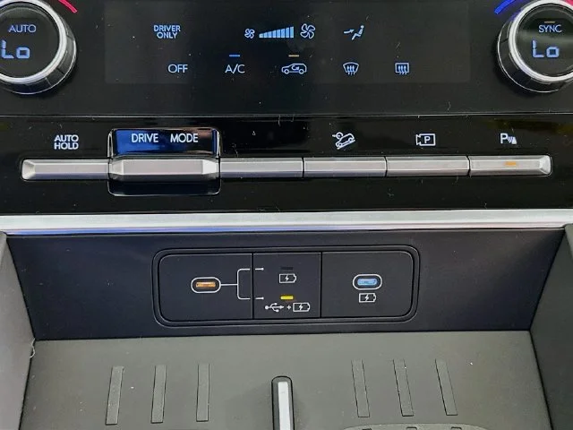 New 2027 Black Hyundai SE image 17