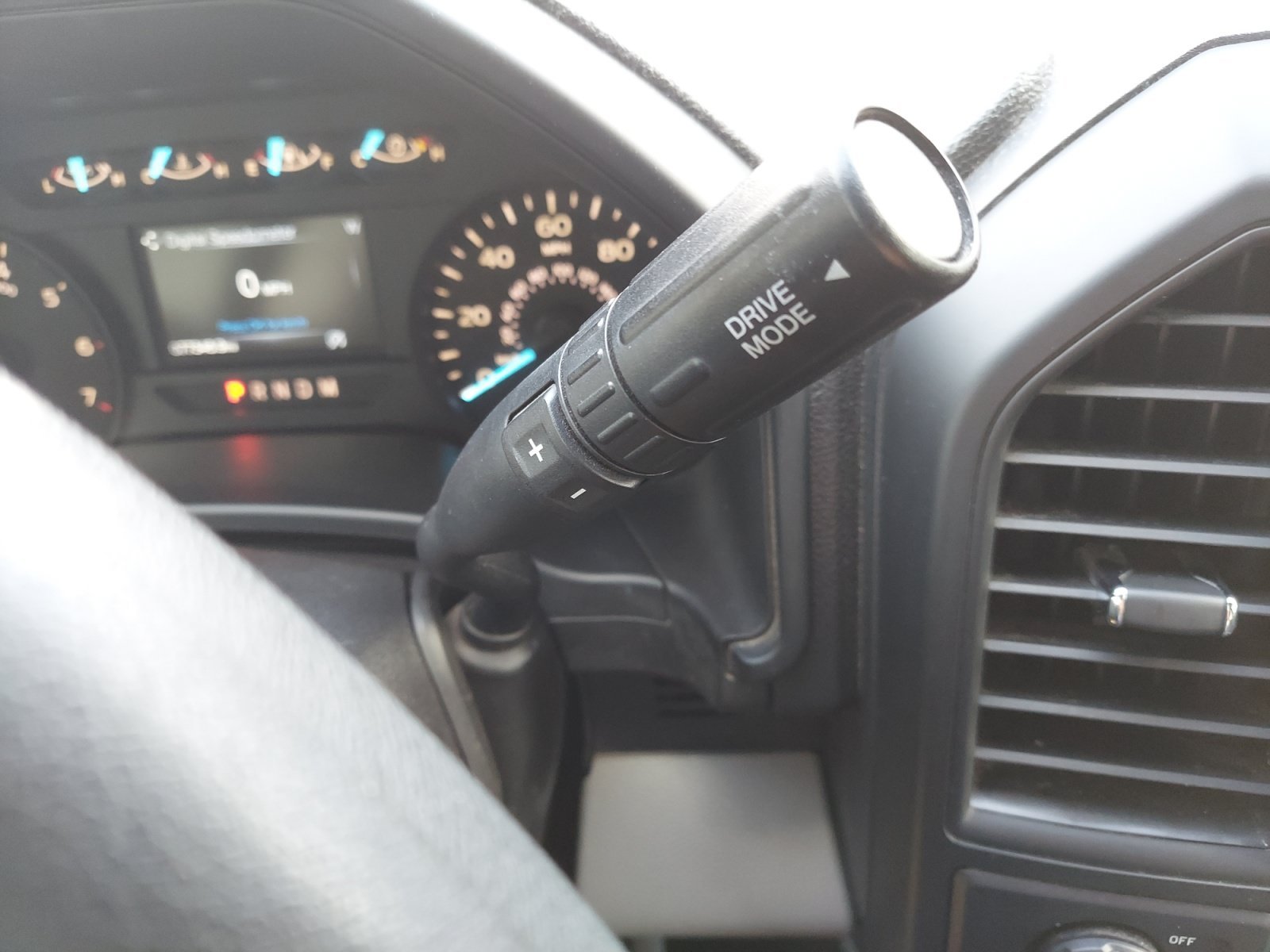 Used 2018 Magnetic Metallic Ford XL image 22