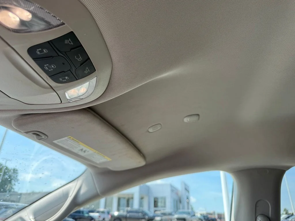 Used 2020 Silver Chrysler Touring L image 12