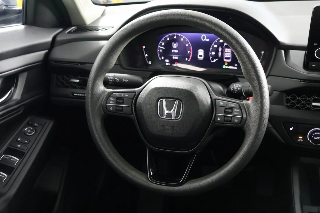 Used 2024  Honda EX image 10