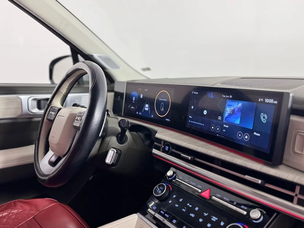 Used 2024 White Hyundai Calligraphy image 28