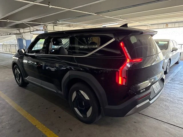 Certified Used 2024 Black Kia Light image 5