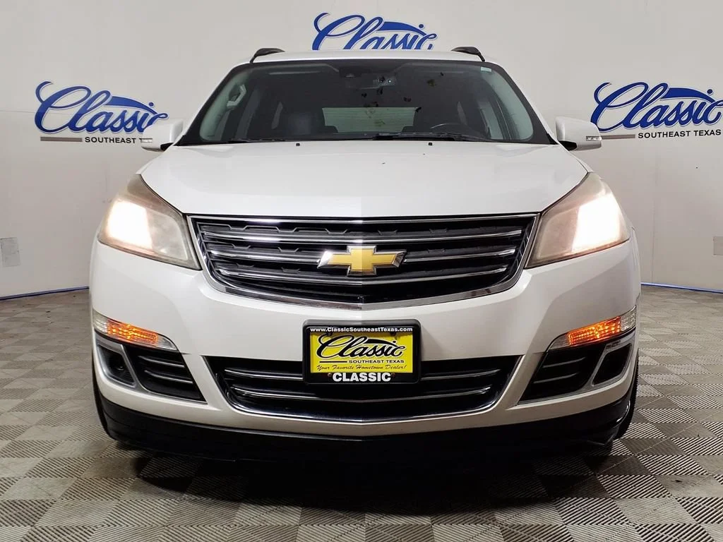 Used 2016 IRIDESCENT PEARL TRICOAT Chevrolet LTZ image 3