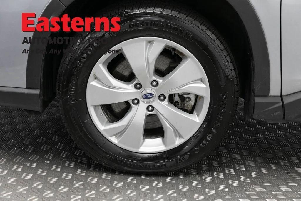 Used 2022 Silver Subaru Base image 30