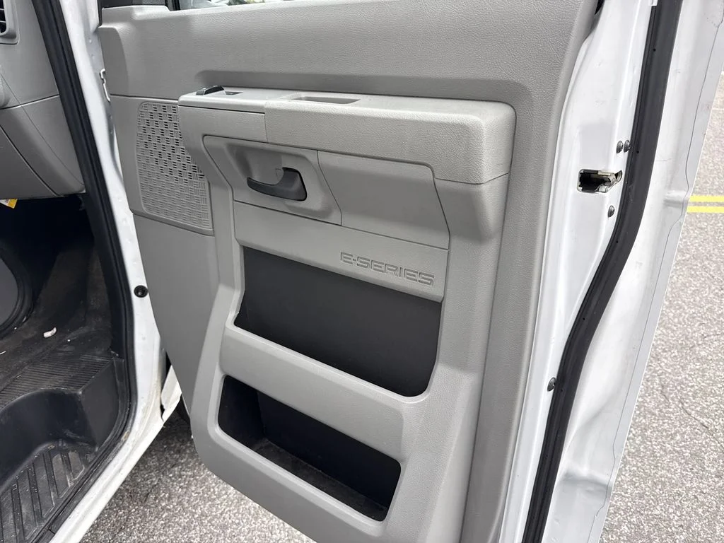 Used 2019 Oxford White Ford Base image 23