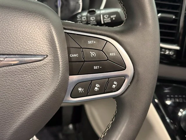 Used 2024 White Chrysler Touring L image 13