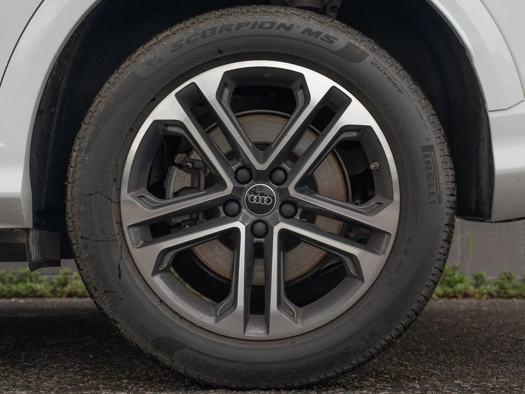 Used 2025 White Audi  image 13