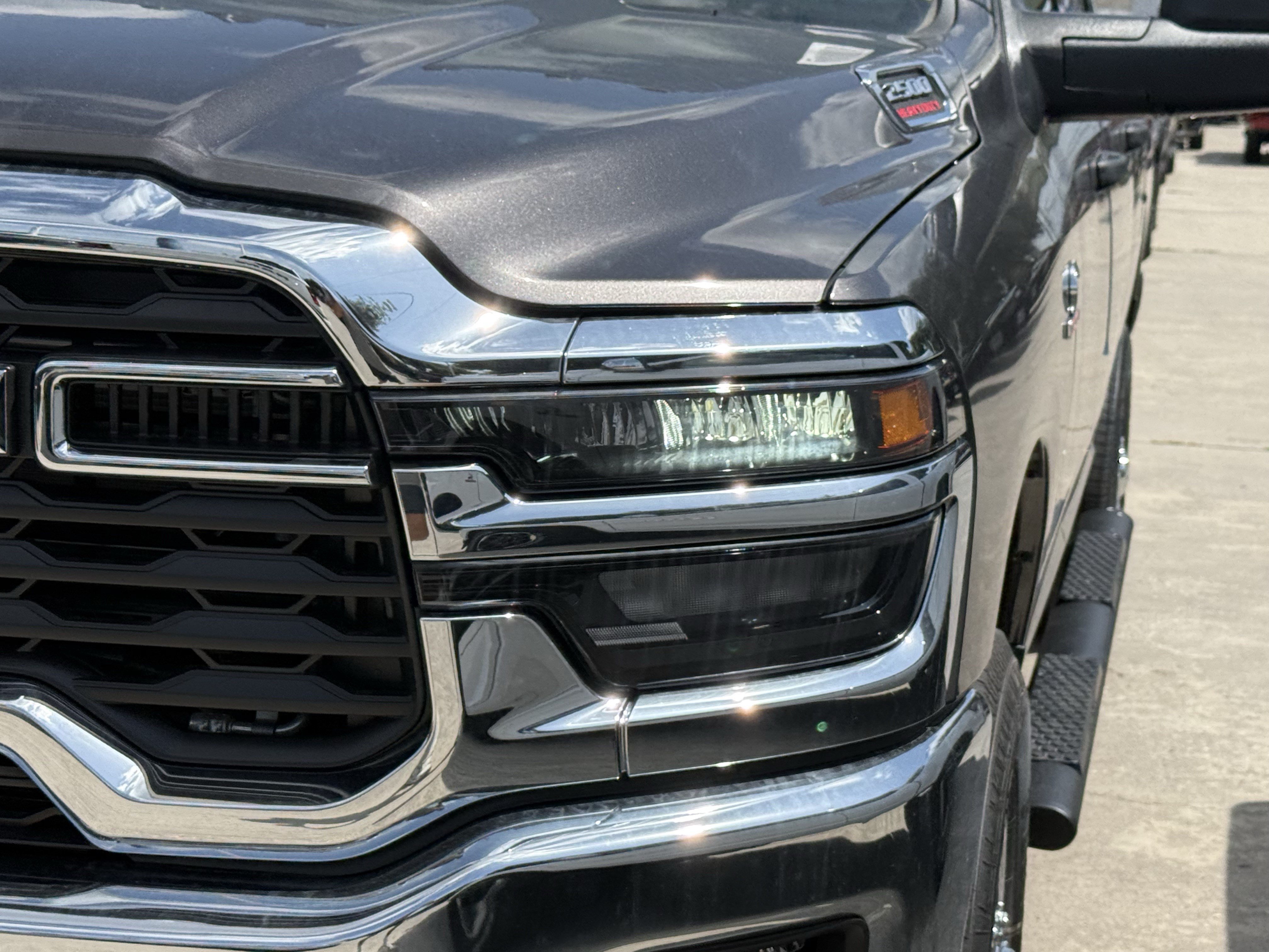 New 2026 Granite Crystal Metallic Clear-Coat Exterior Paint RAM Tradesman image 7