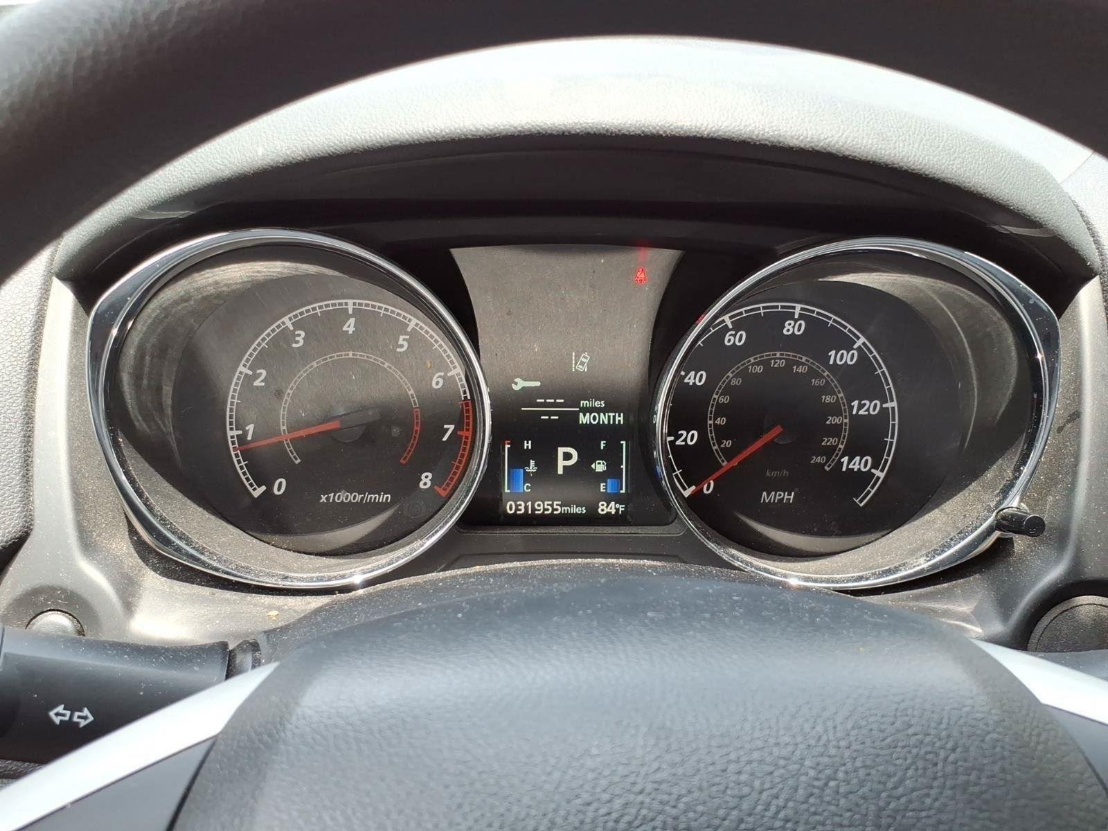 Used 2025  MITSUBISHI  image 17