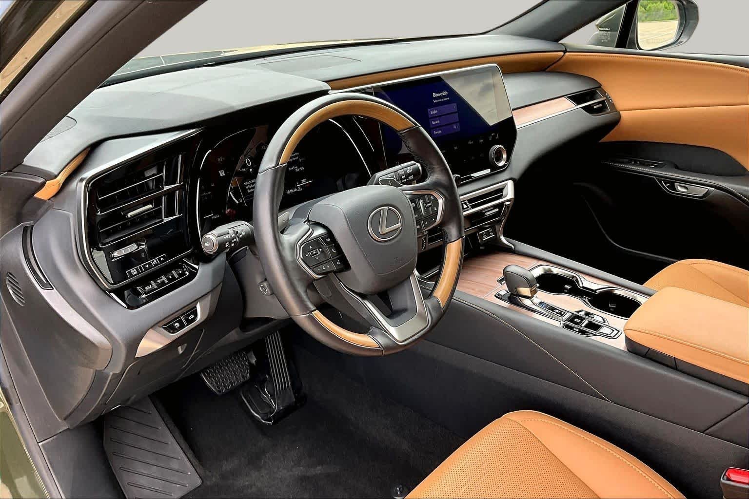 Used 2025 Nori Green Pearl Lexus Premium image 18