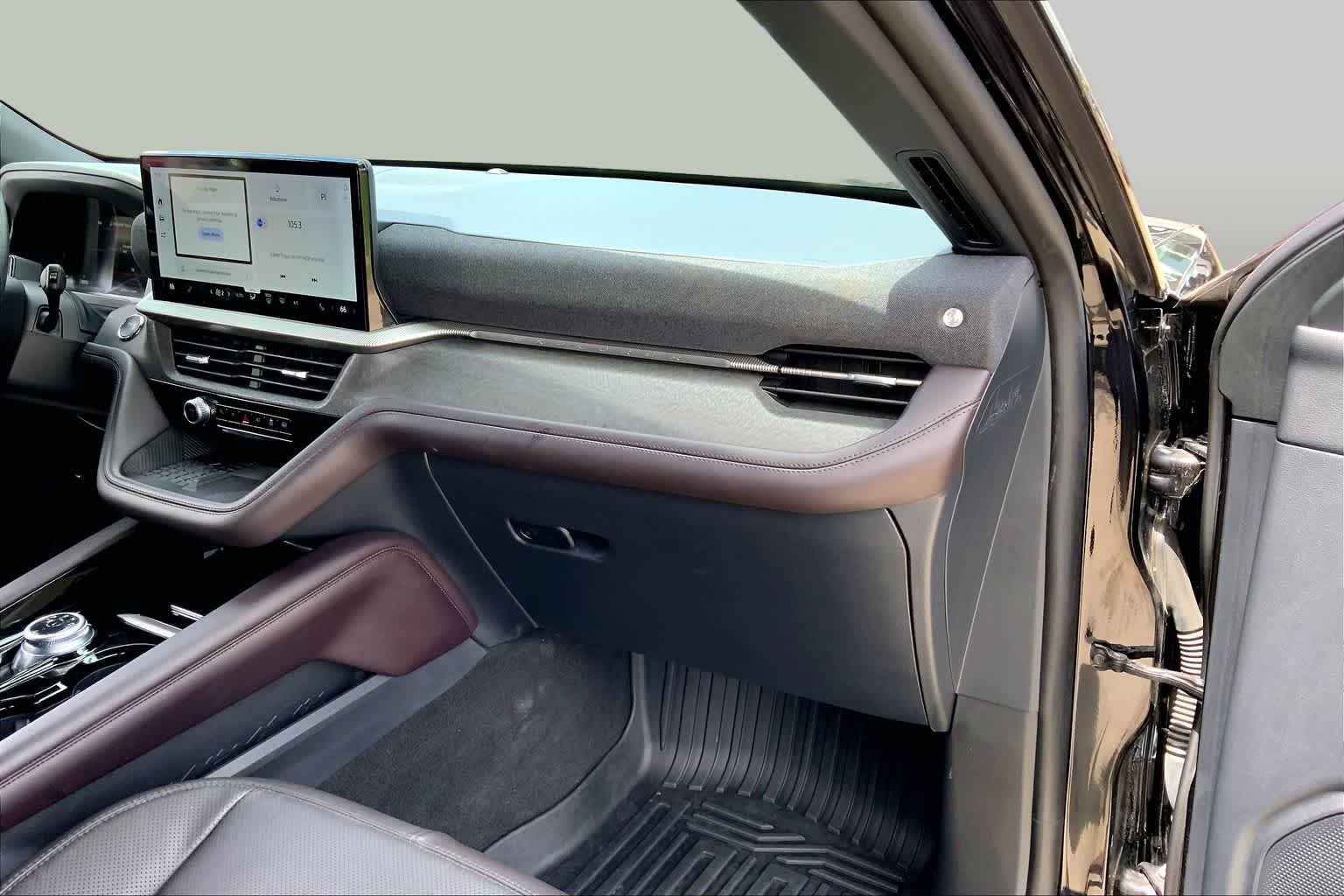 Used 2025 Agate Black Metallic Ford Platinum image 18