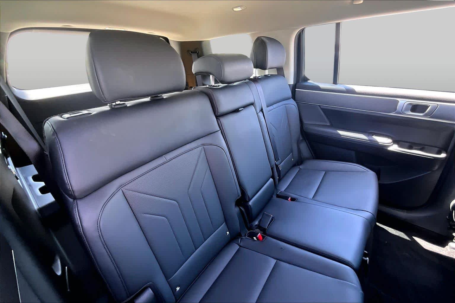 Used 2024 Shimmering Silver Hyundai XRT image 18