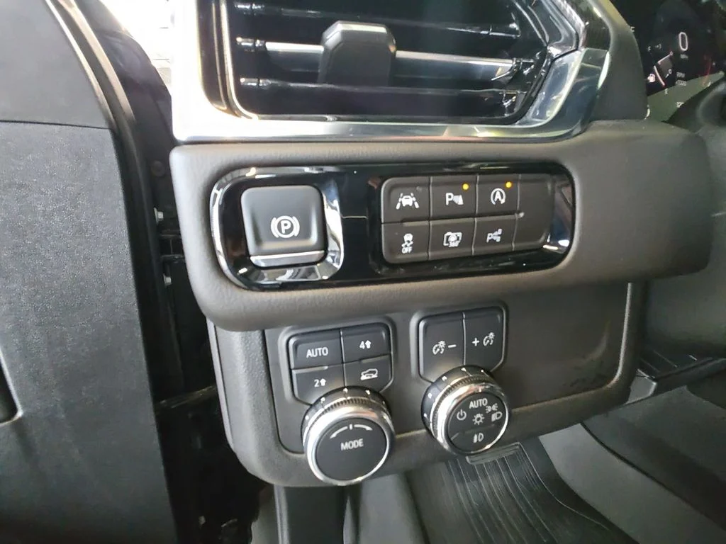 Used 2025 Black GMC Elevation image 26