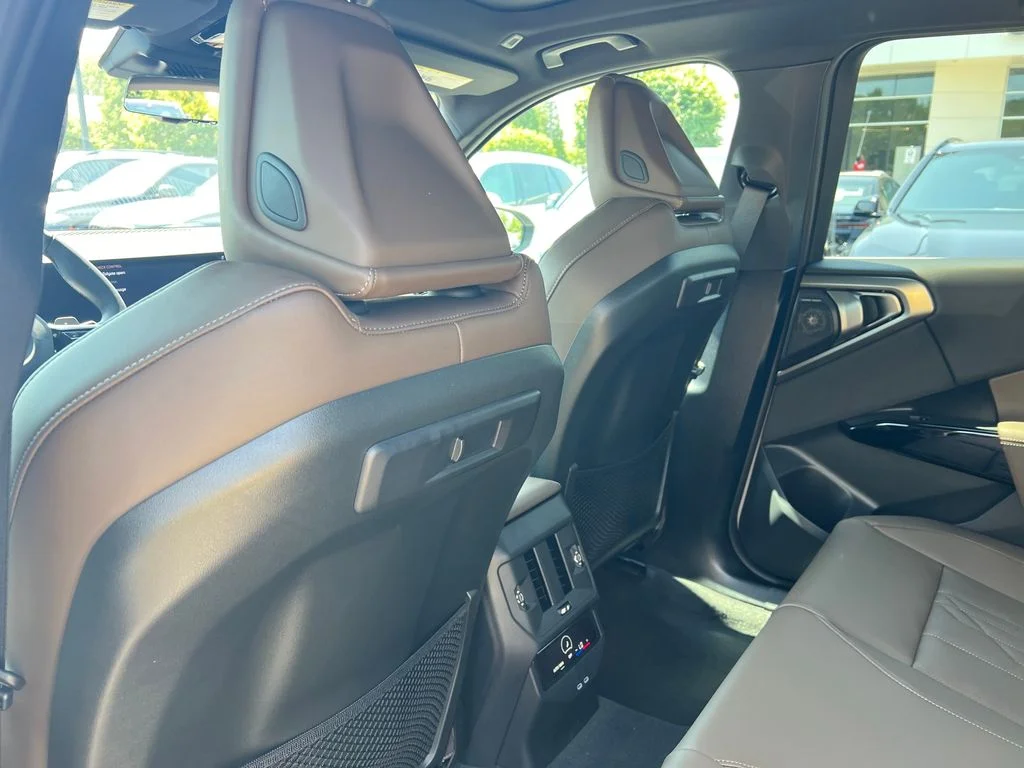 New 2026 Beige BMW 30 xDrive image 23